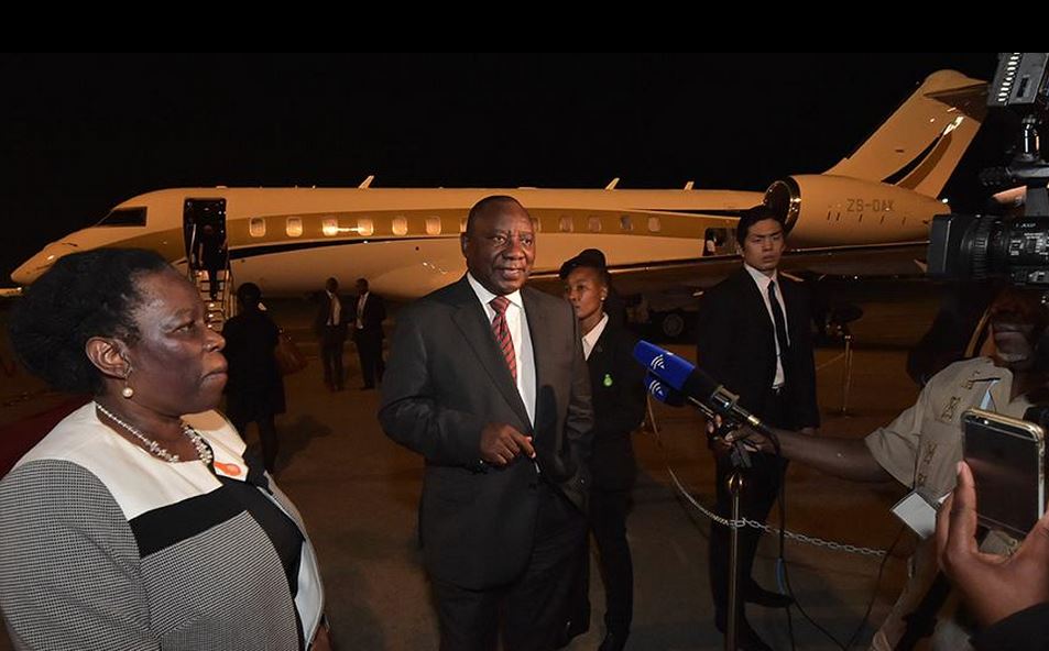 web_photo_Ramaphosa_plane_26815