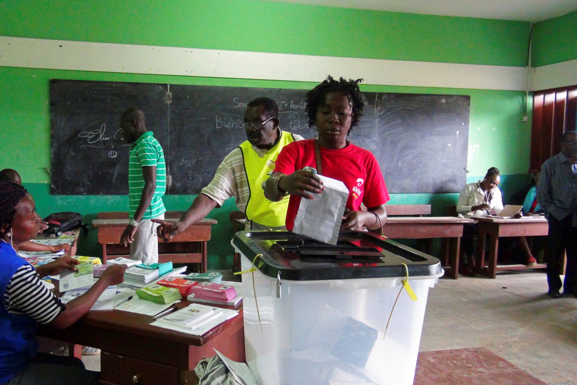 2016-08-27T110320Z_113922678_S1AETXVKJOAA_RTRMADP_3_GABON-ELECTION (1)