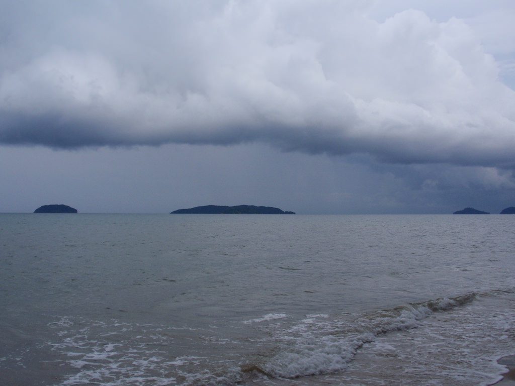 Scary looking rain clouds entering Kota Kinabalu during morning time. It did not rain heavily though, just a slight drizzle. / Chinese bomber