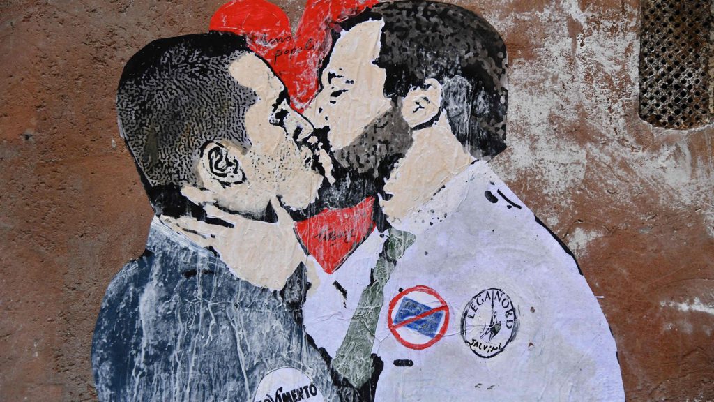 Star Movement and League strike governing deal for Italy