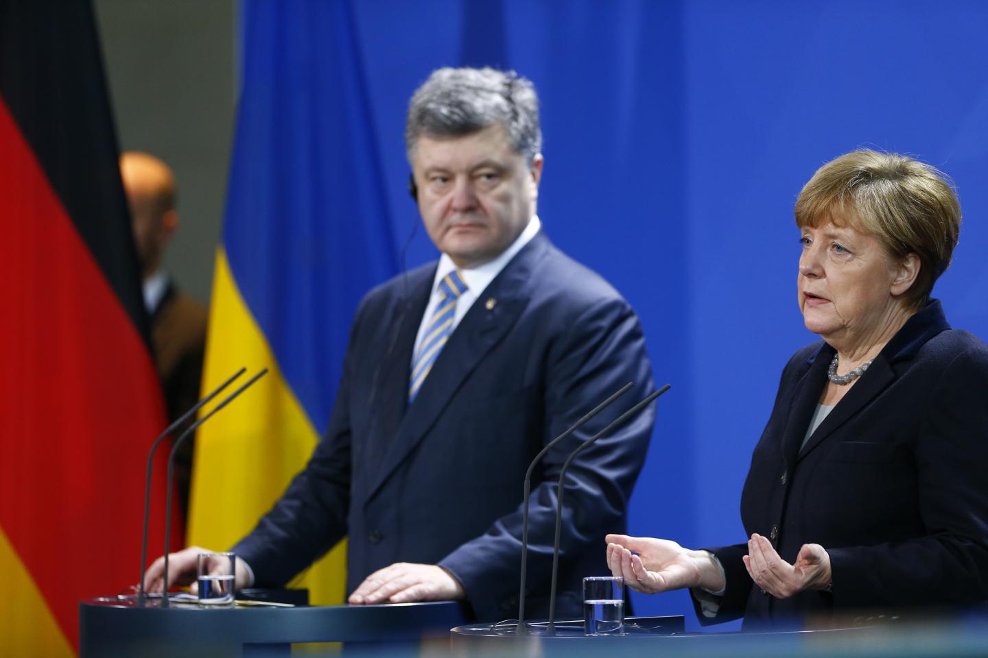 poroshenko-speaks-next-german-chancellor-angela-merkel