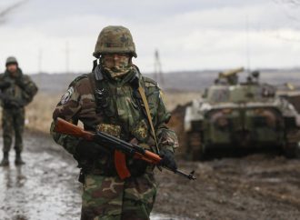 Ukraine concludes final day of military exercises near border with Crimea