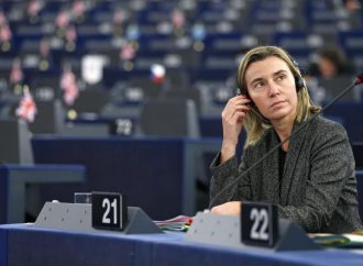 EU foreign ministers discuss new Russia sanctions over Sea of Azov incursions