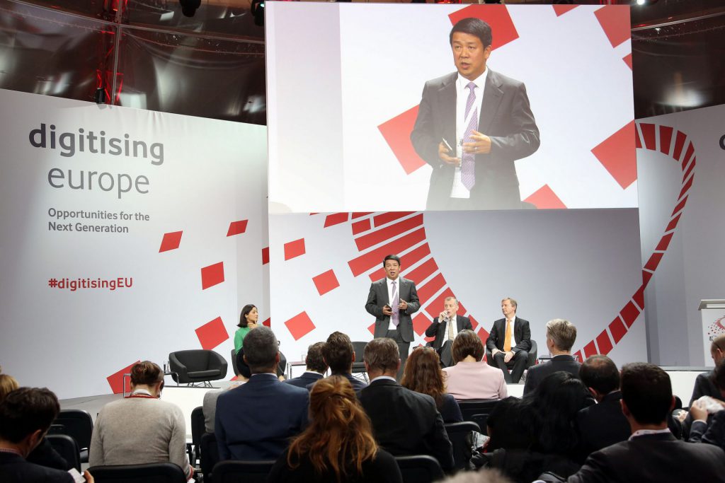Kevin Tao, President of Huawei, Western Europe, talking about 5G; "Digitising Europe Summit"; Gasometer, Berlin; december 2014, kick-off event "Digitising Europe Initiative" / protect chinese businesses