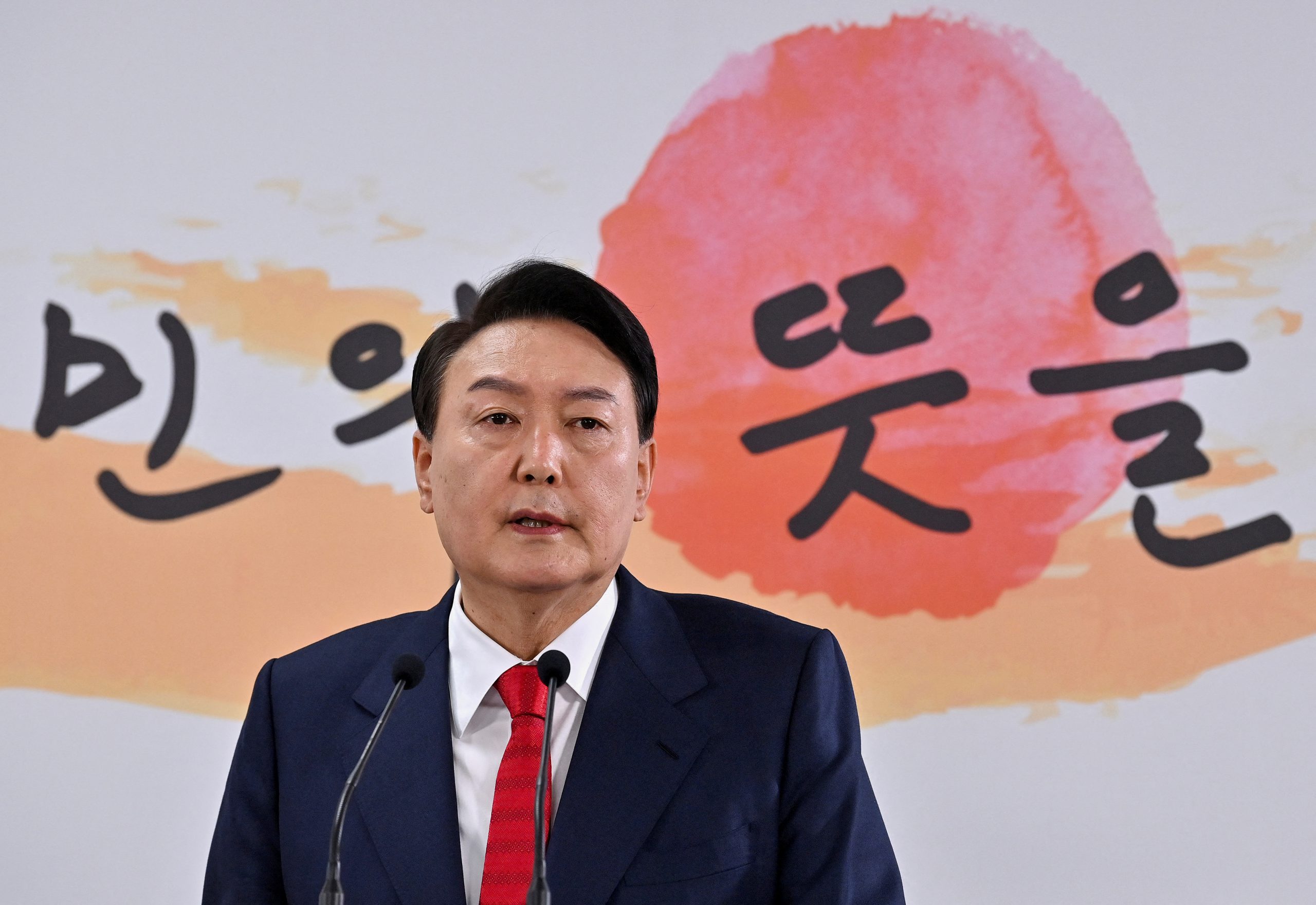 South Korea swears in new President Yoon Suk-yeol